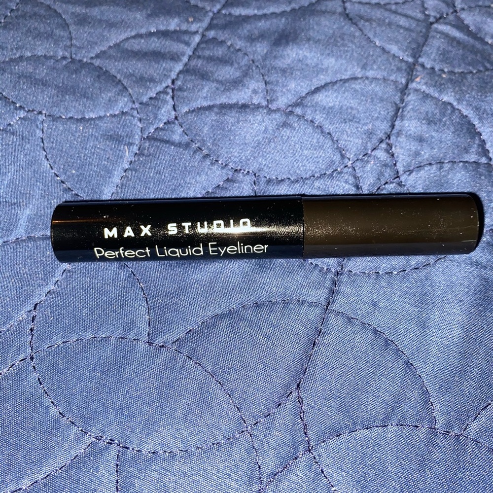 Max studio perfect eyeliner